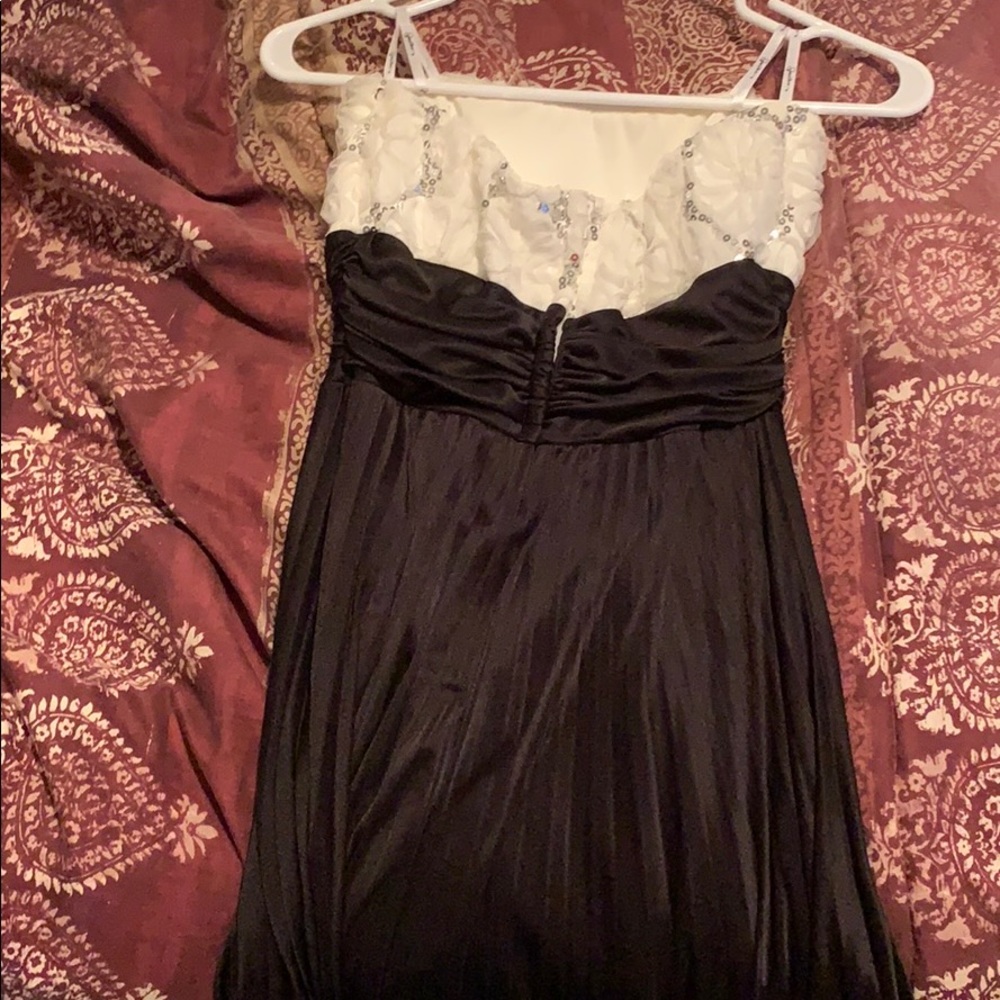 Prom dress - Picture 2 of 3
